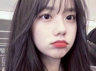 错位沉沦中的女教师 夜里的孤独寂寞令她绝望