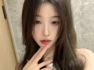 一双大脚却执意穿小鞋 尺寸不合适怎么能不疼