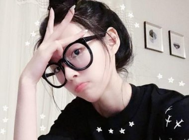 坐着吃饭下面是连在一起系列 刚结婚老公一天十几次