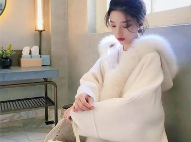 第一次和岳母一起出差 在车里做了一个小时