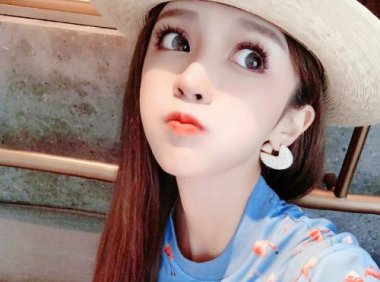 眼神对视先躲避的一方 真实的是什么心理