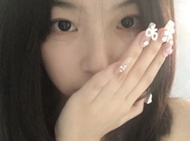 喜欢不喜欢对视就知道 对视会特别羞涩