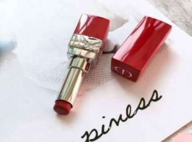 迪奥红管和黑管有什么不一样 迪奥红管和黑管哪个贵