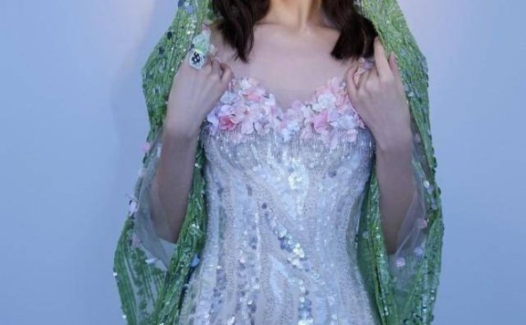 王鸥穿拼接花裙有春天的样子,气质真惊艳!