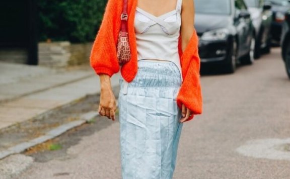 开春的针织开衫建议选糖果色,清新娇俏穿上秒变辣妹