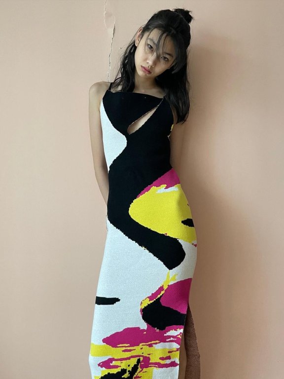 Jennie和鄭浩妍也穿上了!這個名為Dear Nikita限量系列有什么来头?