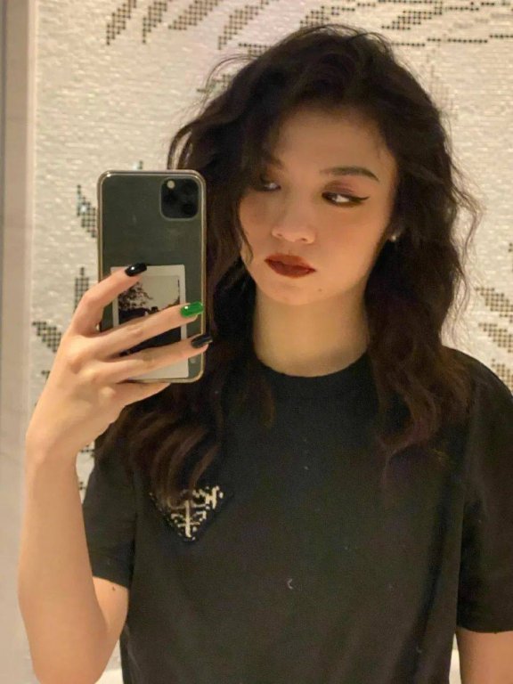 金像影后春夏晒海量写真大秀美腿!港风造型魅力十足