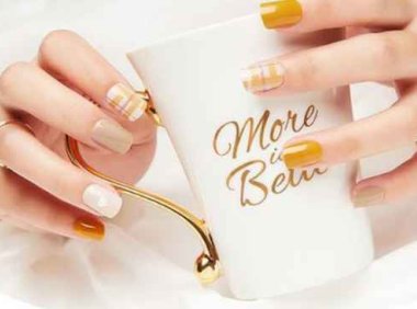 美甲贴片伤指甲吗 为什么说美甲会伤害指甲