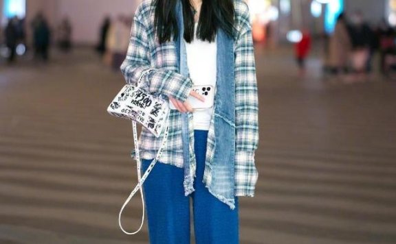 看了国内街拍穿搭,才知道格纹不同风格怎么穿都迷人