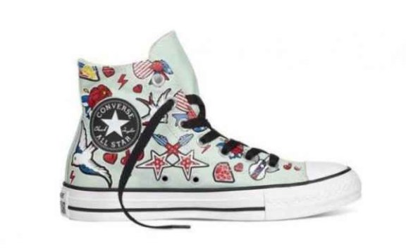 帆布鞋可以用湿巾擦吗 帆布鞋可以用酒精擦吗