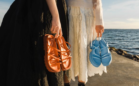 将轻盈的春天穿在脚下：Charles & Keith全新凉鞋舒适和时髦都兼顾了