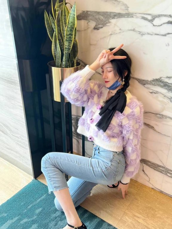 陈小纭晒春日美照姿势风情又撩人,太有魅力了!