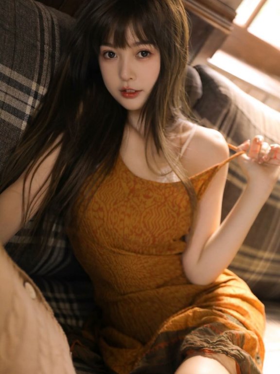 长腿美女吊带睡裙白嫩肌肤苗条身材私房图片写真