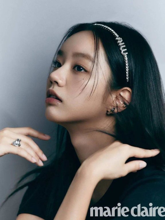 李惠利杂志写真大秀白皙美腿!冰肌玉骨性感撩人