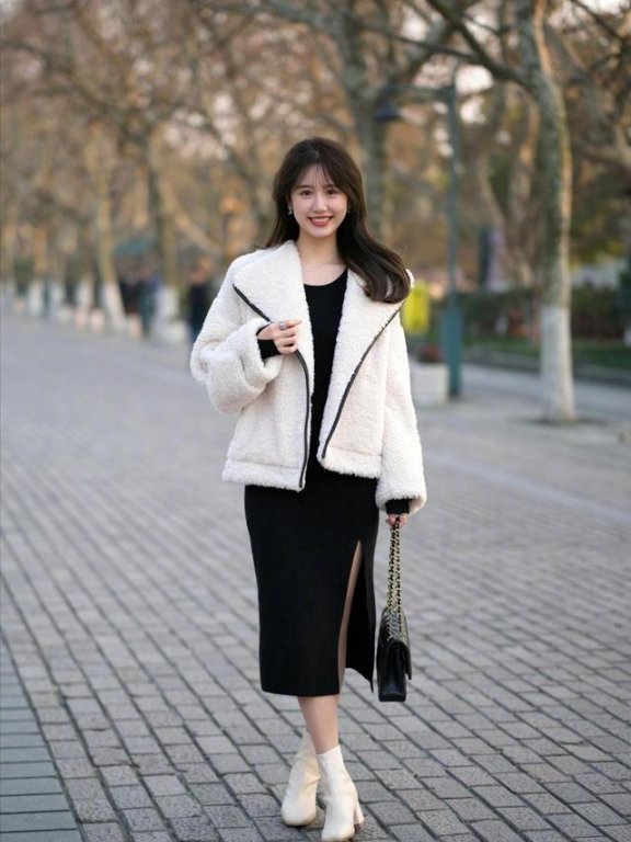 杭州时尚街拍：路人“休闲”穿搭造型平易近人，还很时髦