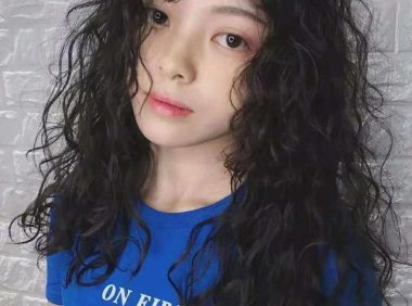 你适合烫“法式卷”还是“羊毛卷”,了解这几点不会选错发型