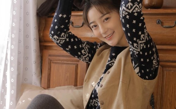 小清新美少女嘟嘴卖萌挤眉弄眼俏皮可爱写真