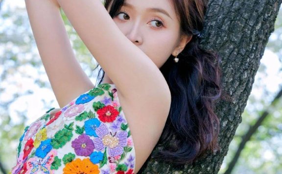 吴宣仪春日花仙子大片释出,繁花写真美若天仙!