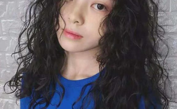 你适合烫“法式卷”还是“羊毛卷”,了解这几点不会选错发型