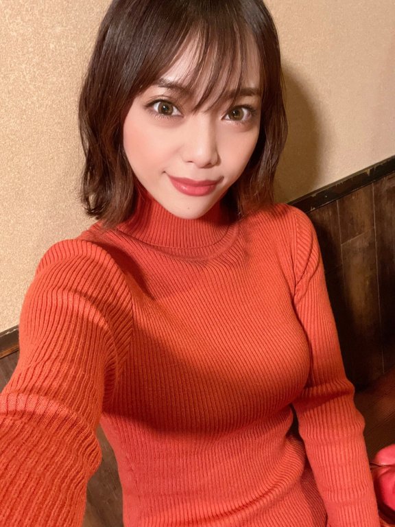 日本又一搞笑艺人娶靓女性感写真女星「石川あんな」嫁人