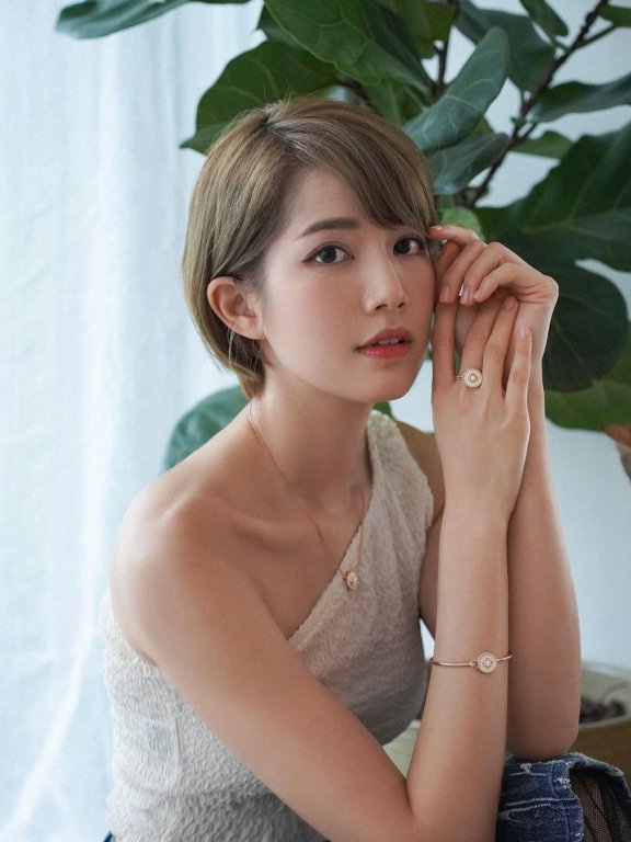 从女团成功转型演员,苏皓儿入行11 年终凭《金宵大厦2》入屋