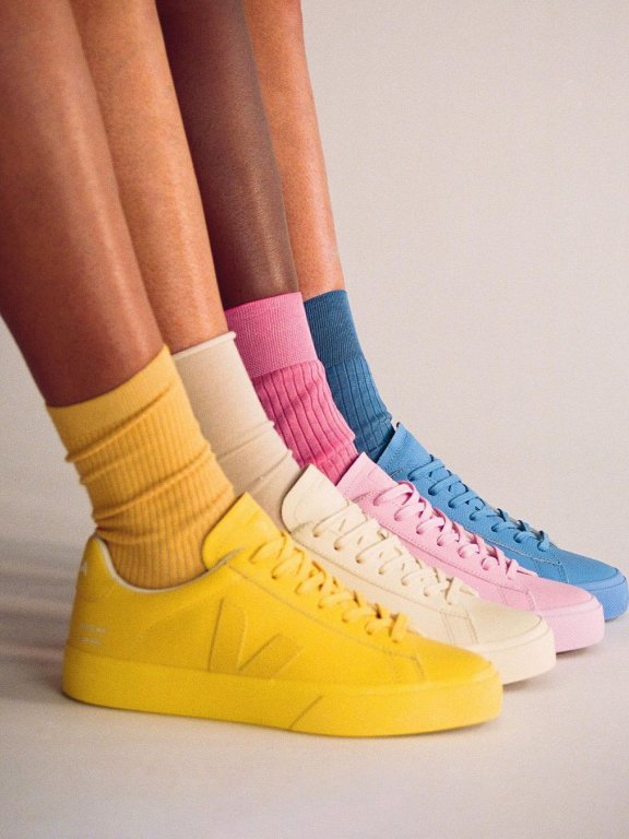一双不怕过季的波鞋:Veja x Mansur Gavriel,两个质感女生最爱的品牌携手!