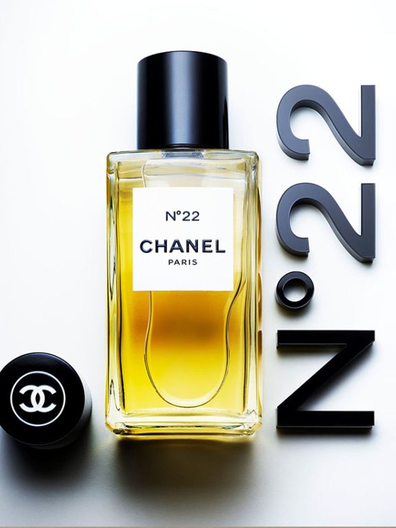传奇香水N°5 的变化版:CHANEL N°22 那一闻就爱上的淡雅!