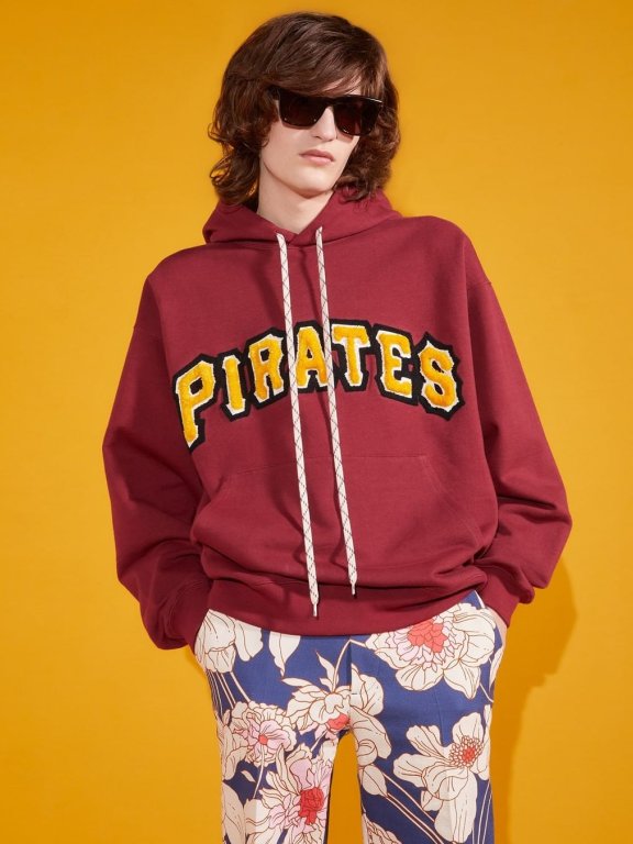 时尚女孩下一个目标:Gucci Vault X MLB 复古运动系列登场,有哪些瞩目单品?