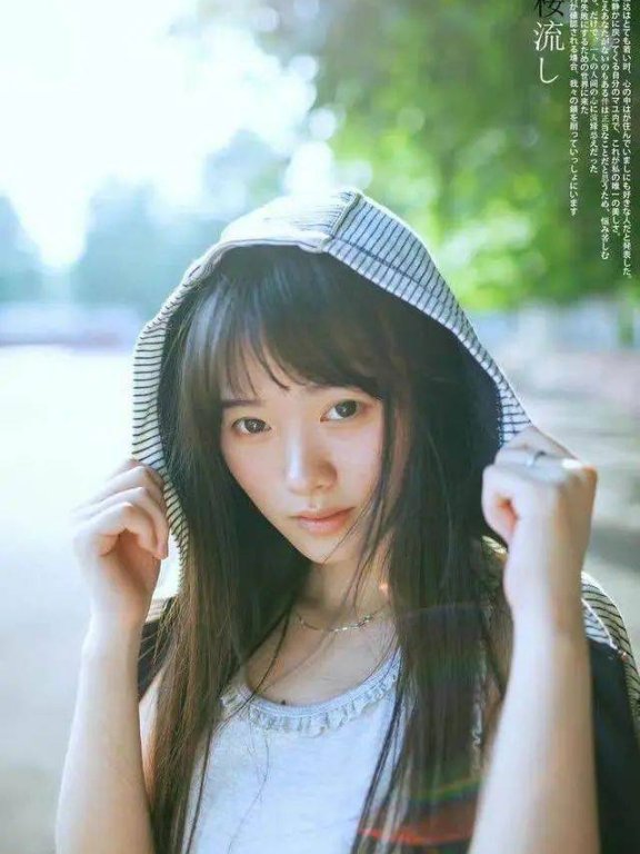 15岁“书模”鞠婧祎太美了!雪肤玉貌大长腿清丽脱俗