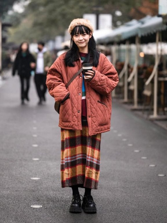 有气质的穿搭是什么样子的？看素人街拍穿衣普通却显高级