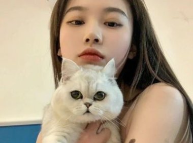 女友补偿我玩的她闺蜜 做完后我还是选择了分手