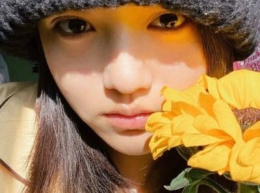 我和学霸下面连在一起写作业 玩到一半却被老师发现