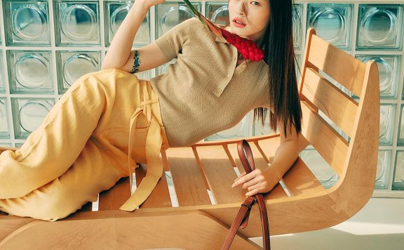 天生一张高冷脸孔,私服穿搭也十分精彩:韩国模特金雅贤的魅力连女生都会爱上