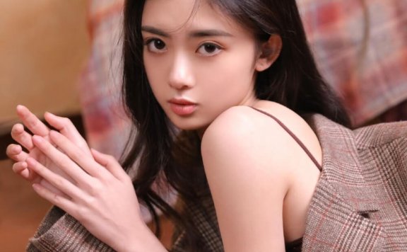 半熟少女吊带连体衣性感大长腿私房写真