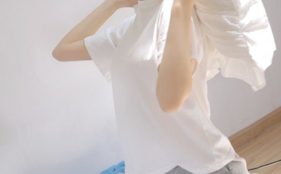 阳光下的丸子头美少女清新甜美私房写真