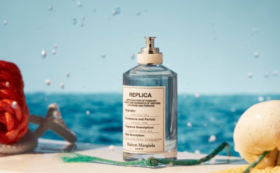 漫步海滩感受夏天的味道:用这4款海洋调香水洒上蓝色气息