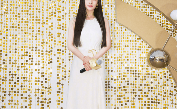 杨幂、宋茜、江疏影同穿白色长裙,终于明白肤色的重要性