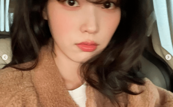 IU剪新发型太惊艳，清丽脱俗美得不可方物