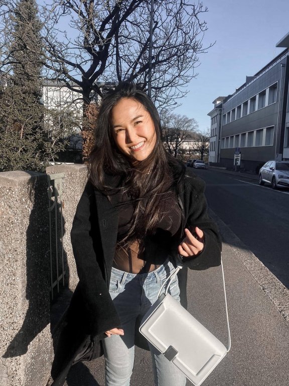 曼谷的焦糖肉感《Ploypailin Pupae》!眼神总离不开她的泰式!