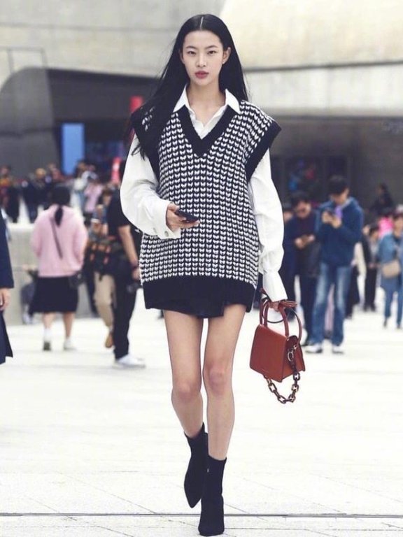 韩国街拍:潮人们的穿搭简约高级值得学习