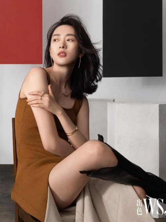 童瑶黑白色彩超靓美图!飒爽干练女人味十足