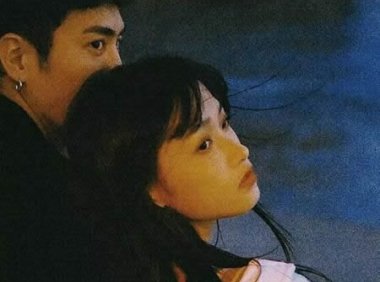 男生为什么喜欢从后面抱女生(背后抱心理学解读)