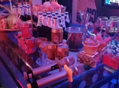 ktv公主可以对她做什么 华丽的背后其实是心酸