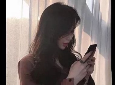 女孩发[emm]这个表情是什么意思？