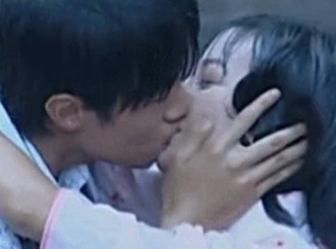 男女之间接吻会怀孕吗没干那种事