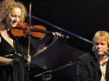 全程就一个啊的纯音乐叫什么，演唱者是谁