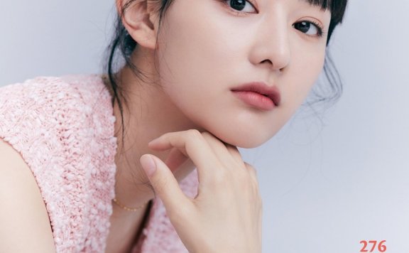 金智媛拍摄韩国《Big Issue》,空灵气质宛如仙女