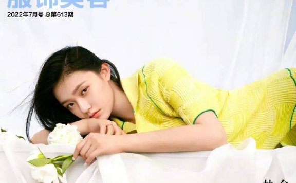 林允最新写真大秀白皙美腿!清丽脱俗身材曼妙太美了