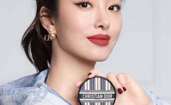 女星杨采钰写真大秀白皙美腿,美得让人心动!