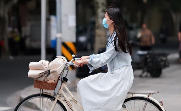 上海街拍穿搭分享，满大街复古穿搭，整个城市都变得高级了